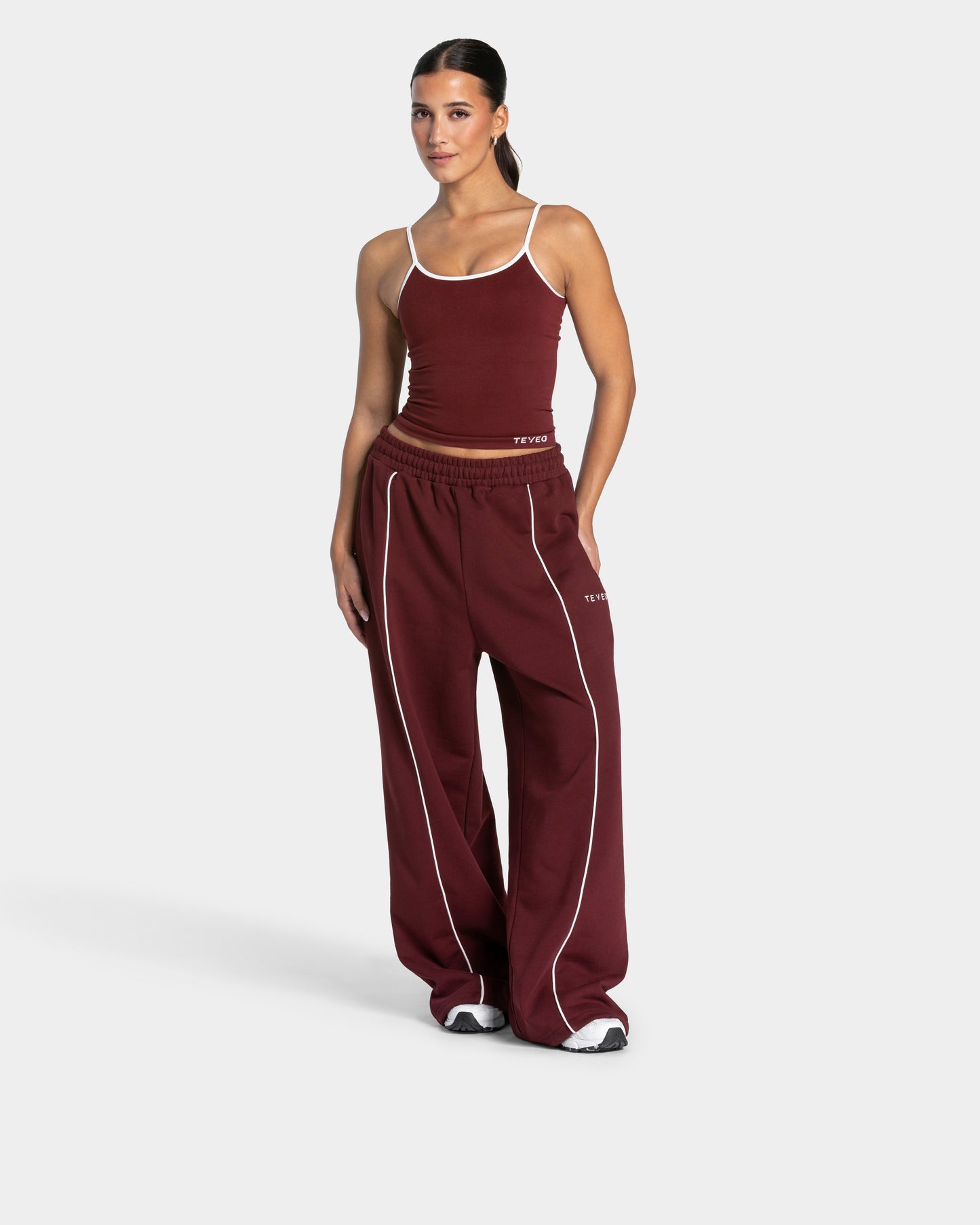 Contrastline Cami Top ‘Burgundy’