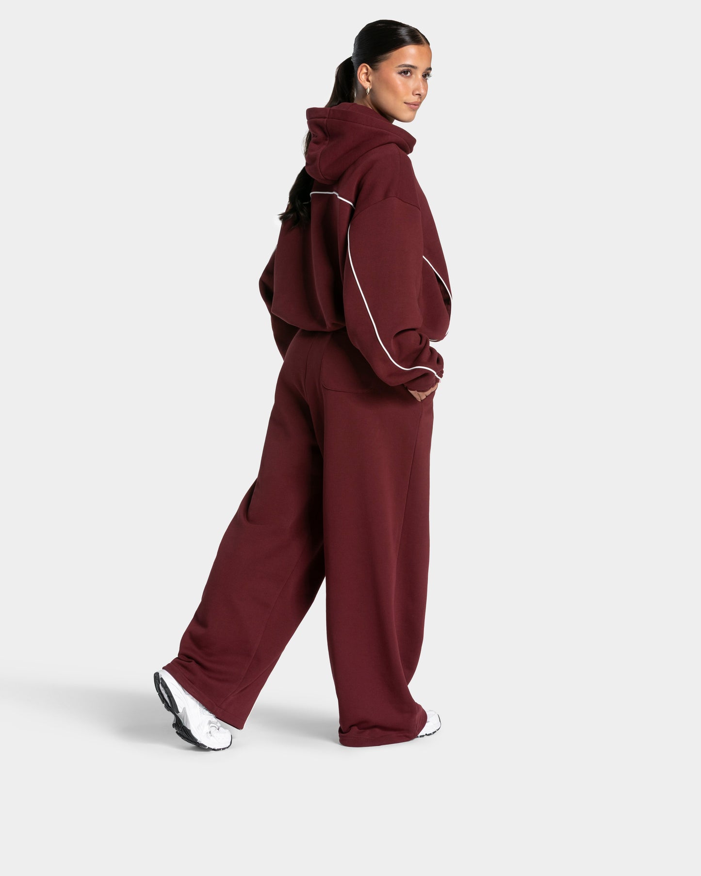 Contrastline Hooded Sweater ‘Burgundy’