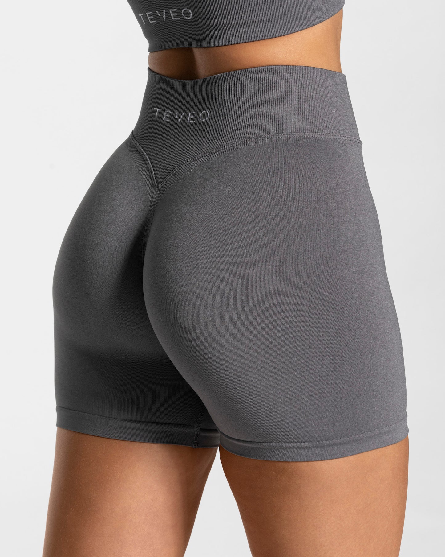 Statement Scrunch Shorts ‘Graphite’