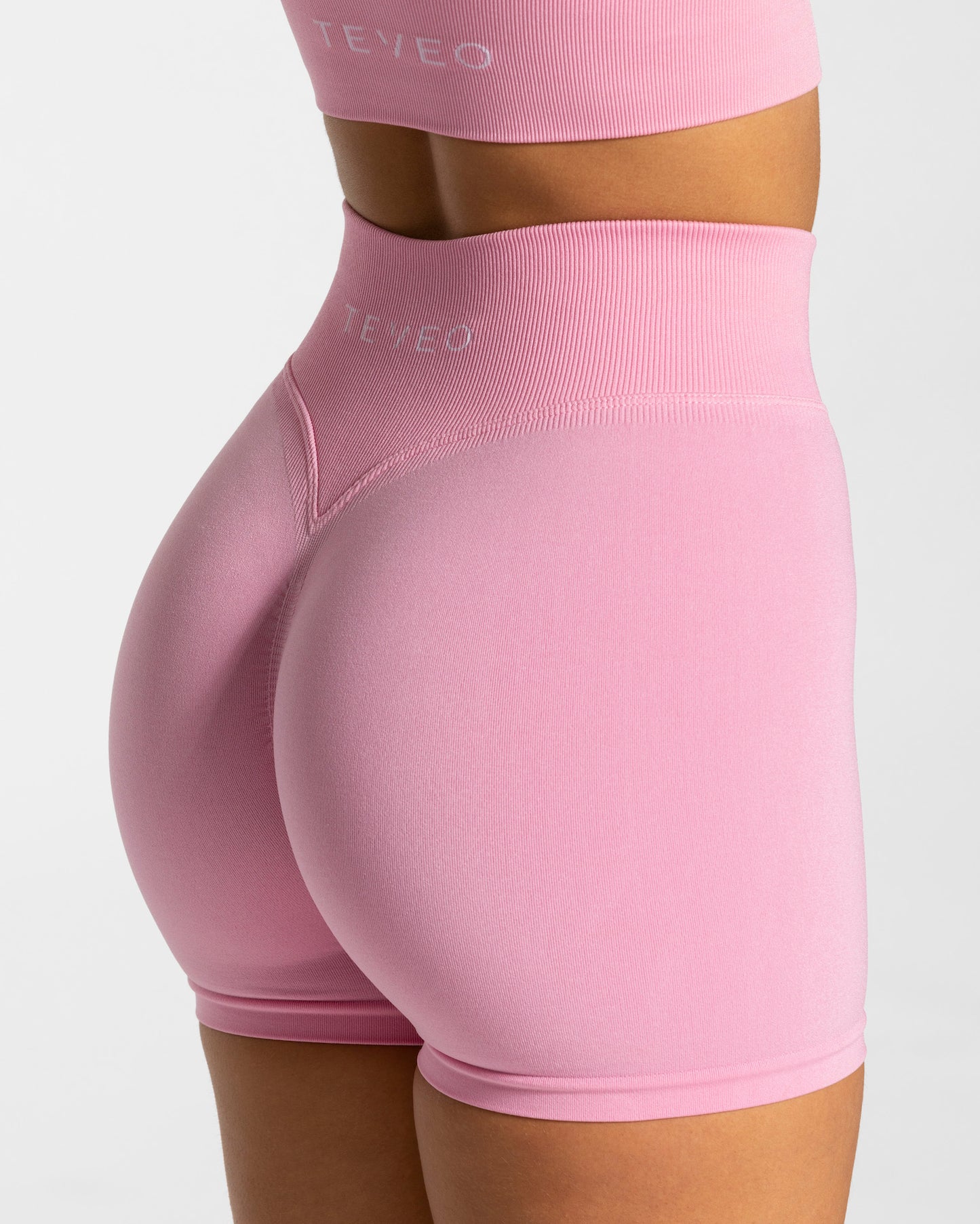 Statement Scrunch Shorts ‘Pink’