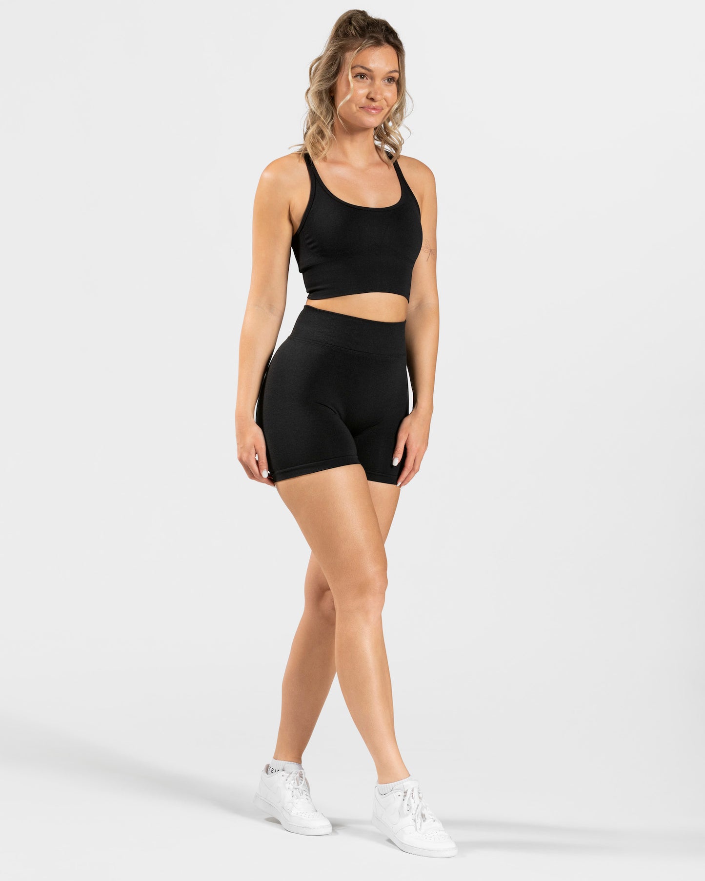 Statement Scrunch Short "Schwarz"