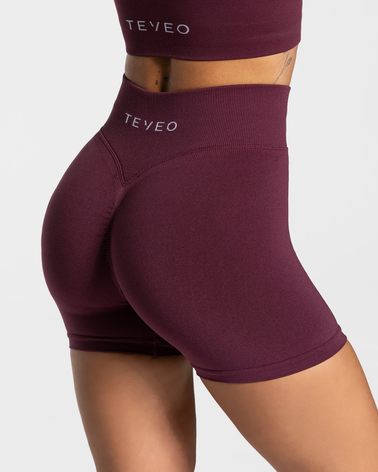 Statement Scrunch Shorts ‘Plum’