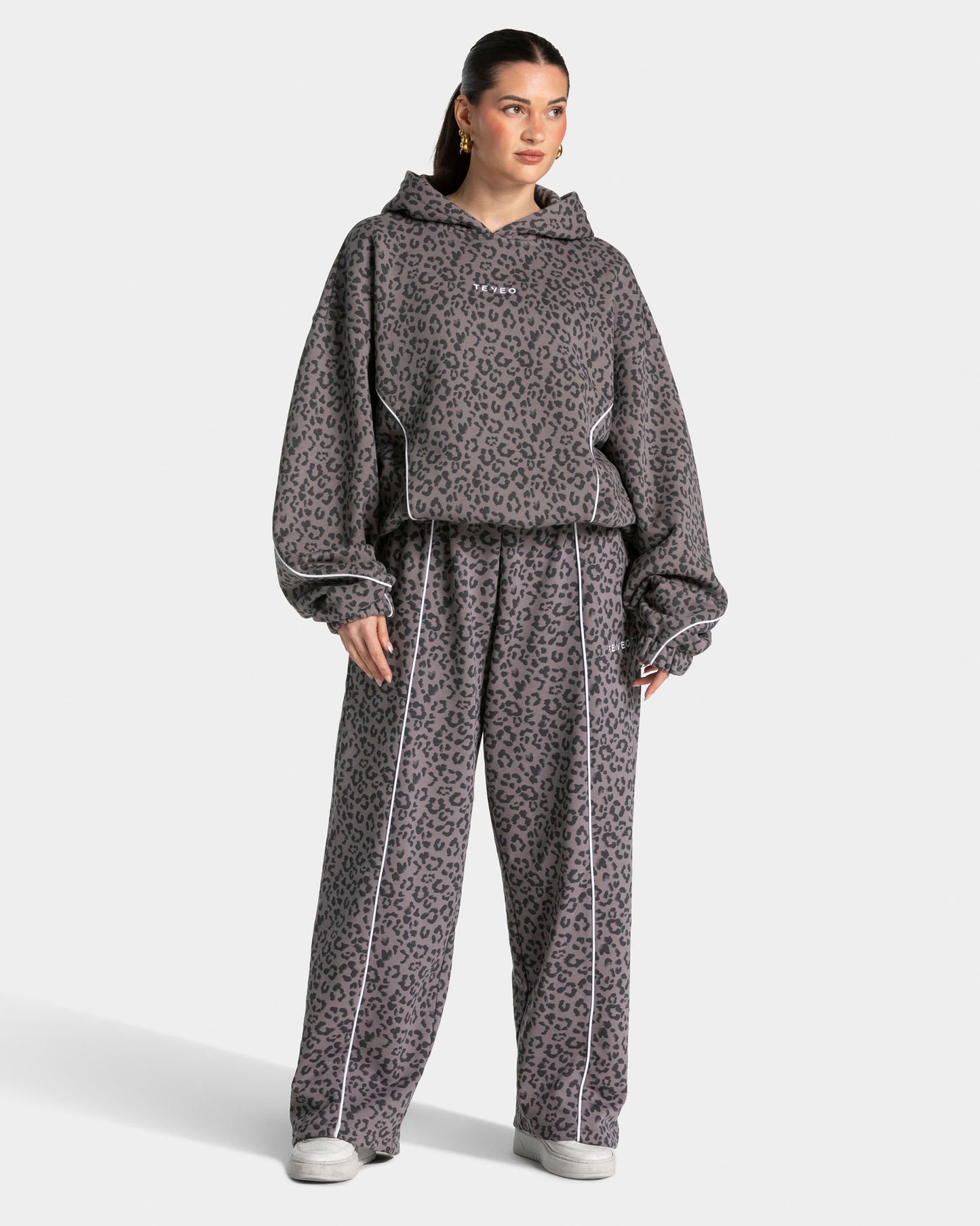 Contrastline Hooded Sweater ‘Graphite Leopard’
