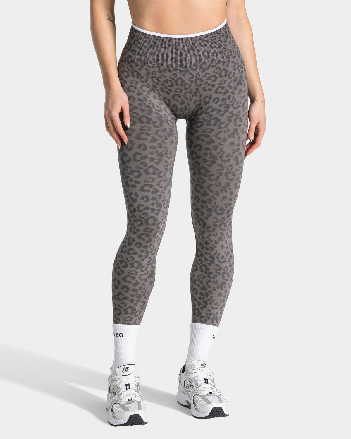Contrastline Sculpt Scrunch Leggings ‘Graphite Leopard’