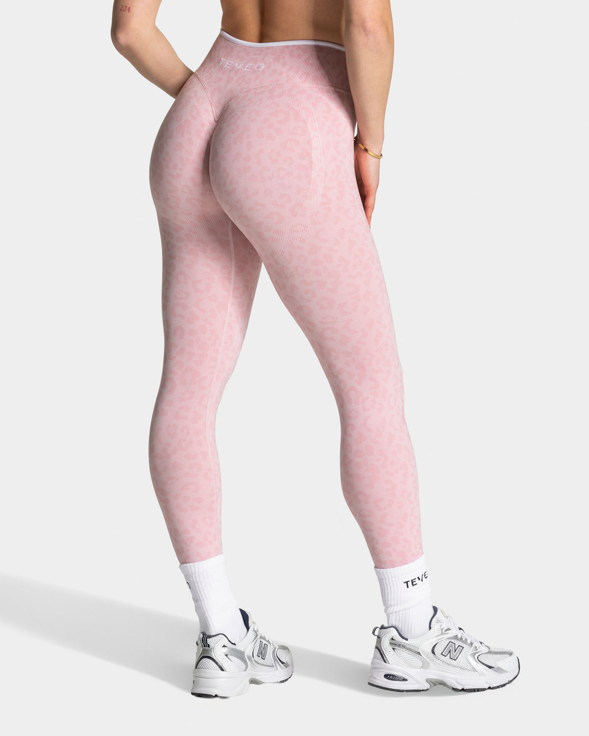 Contrastline Sculpt Scrunch Leggings ‘Light Pink Leopard’