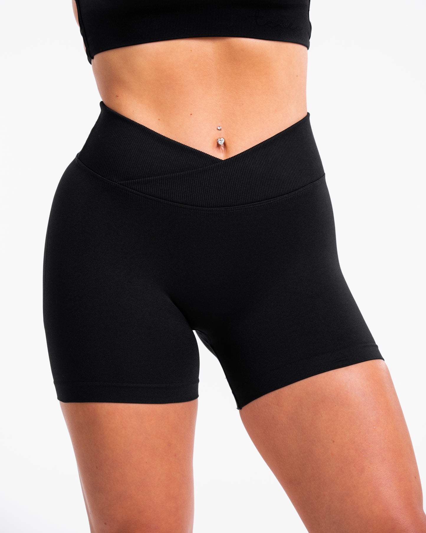 Fearless V-Shape Covert Scrunch Shorts ‘Black’