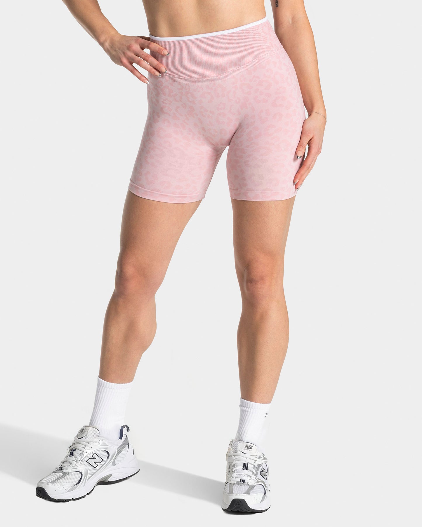 Contrastline Sculpt Scrunch Shorts ‘Light Pink Leopard Print’