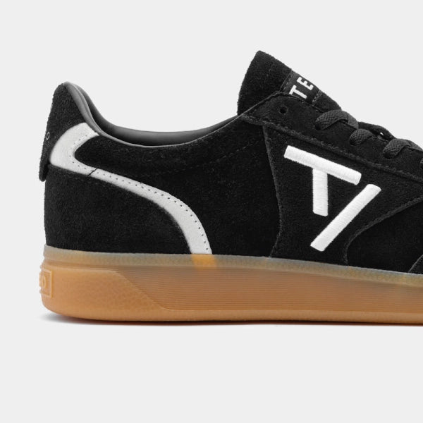 CLASSIC_M_Sneaker1_low-top design