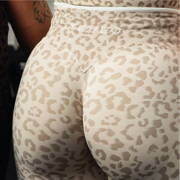 CON_W_Straight-Leg-Pants1_Scrunch