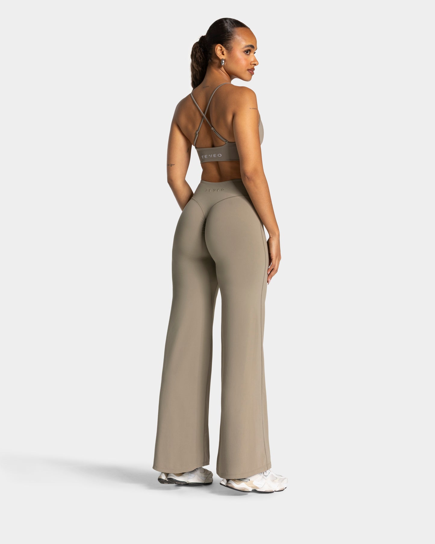 Pantaloni Scrunch Straight Leg Charming Pro "Cachi"