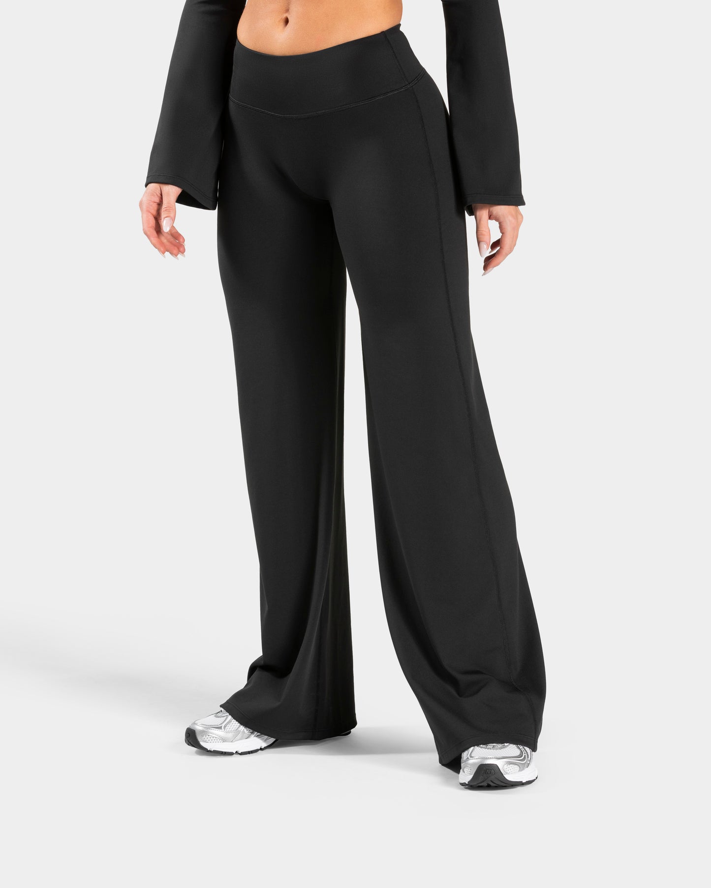 Spodnie Charming Pro Scrunch Straight Leg „Czarny”