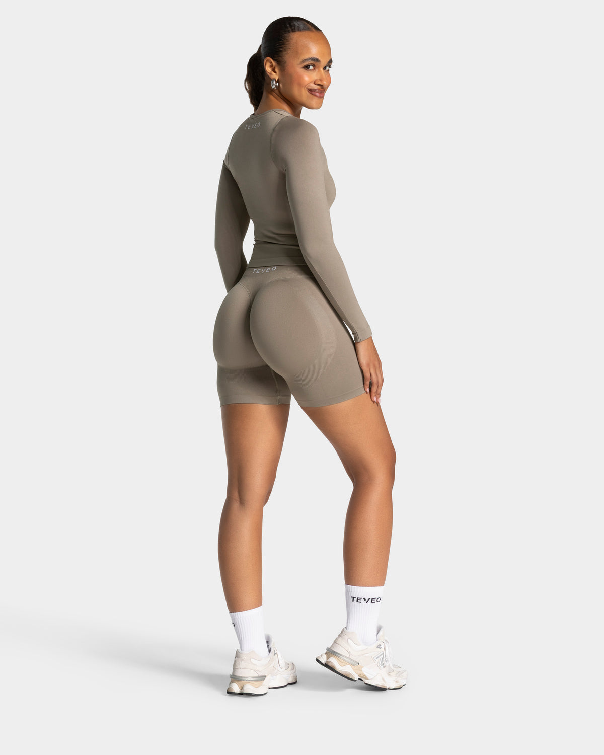 Charming Pro Lifted Scrunch Shorts ‘Khaki’