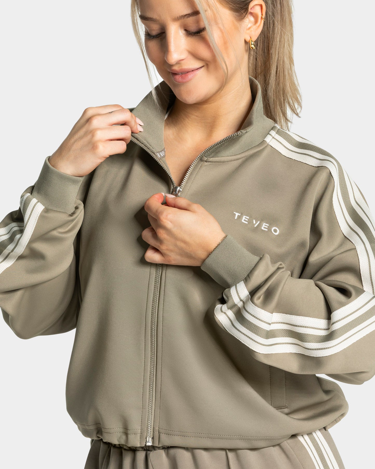 Club Cropped Zip Jacket ‘Khaki’