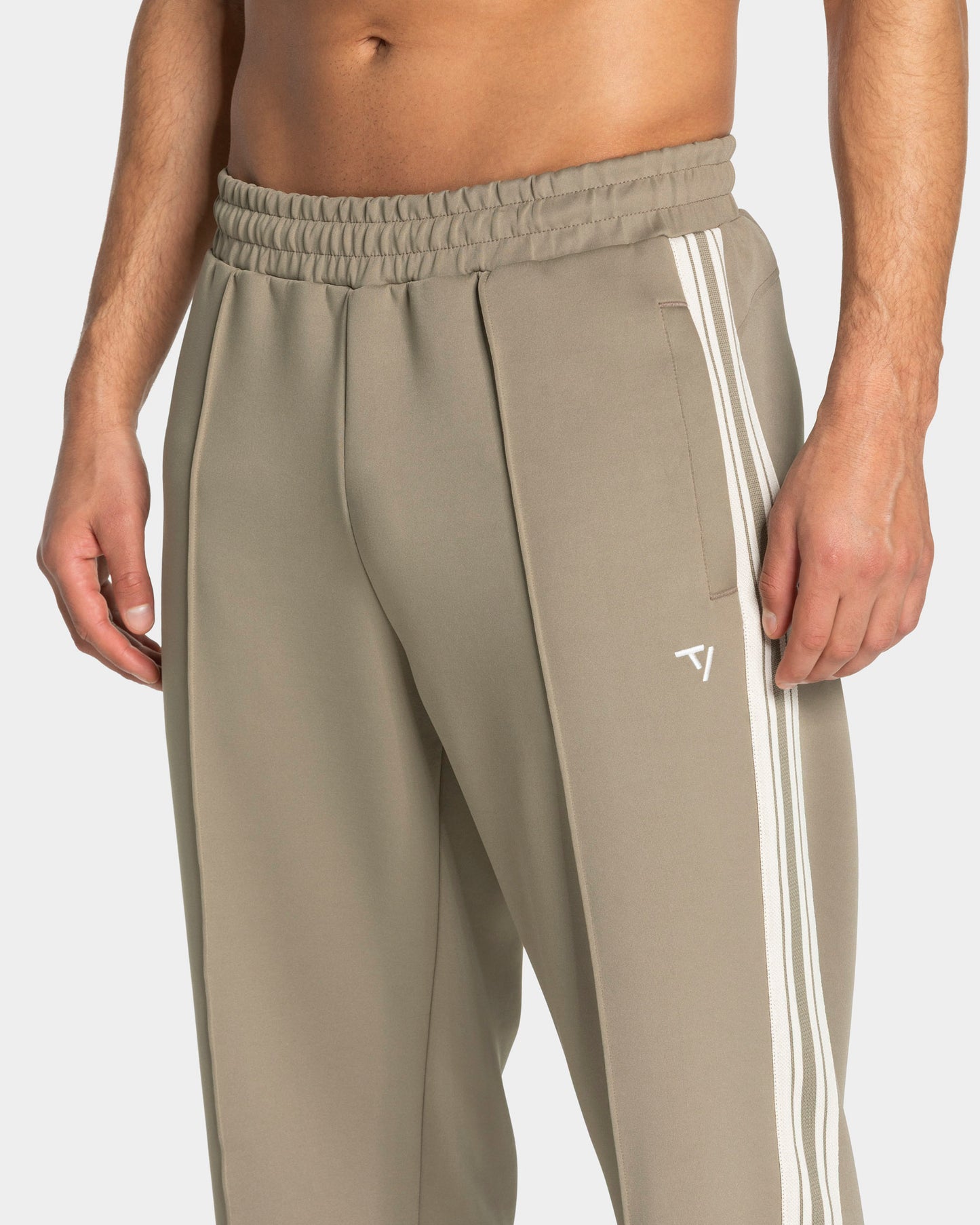 Club Straight Leg Jogger "Khaki"