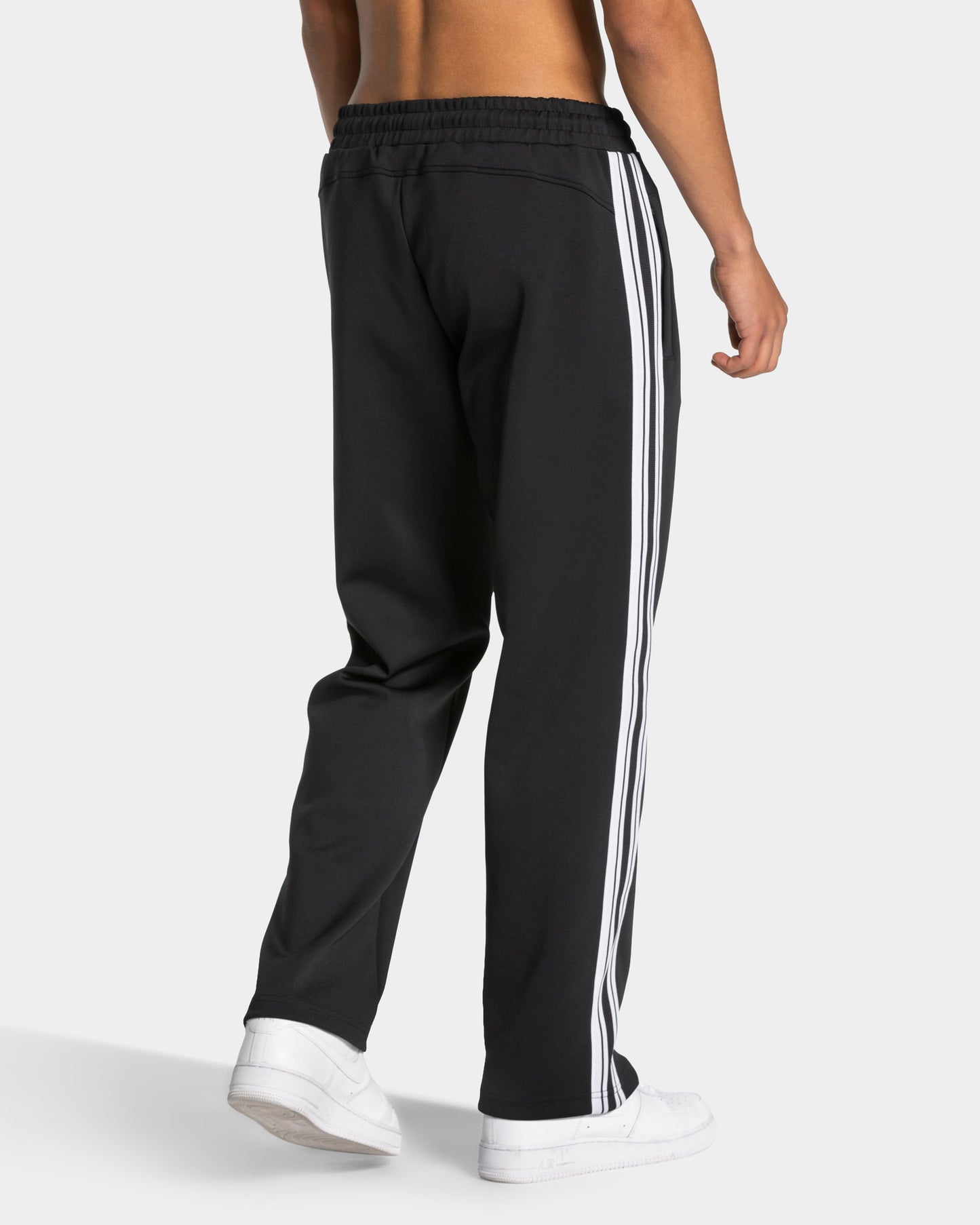 Club Straight Leg Joggers ‘Black’