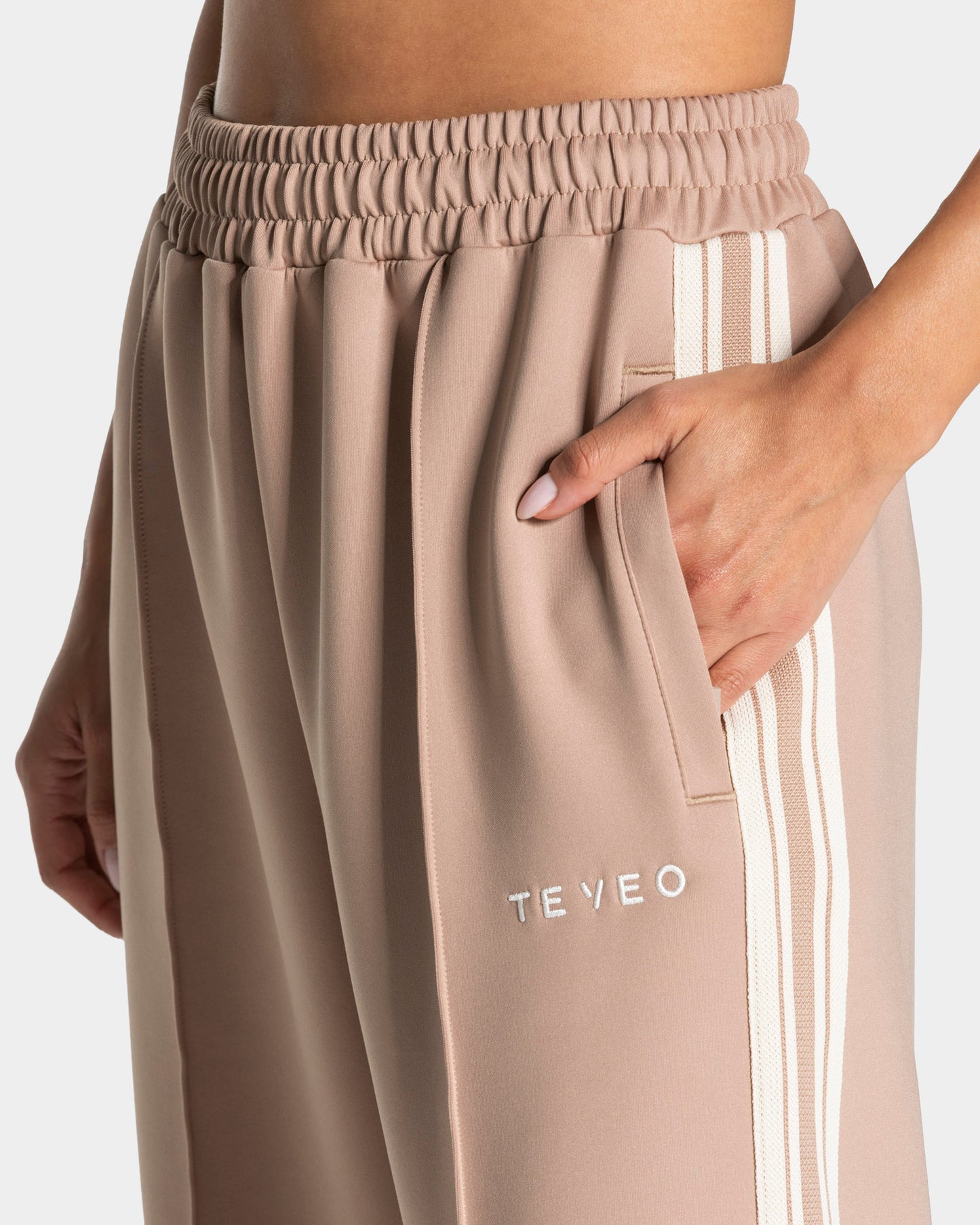 Club Straight Leg Joggers ‘Beige’