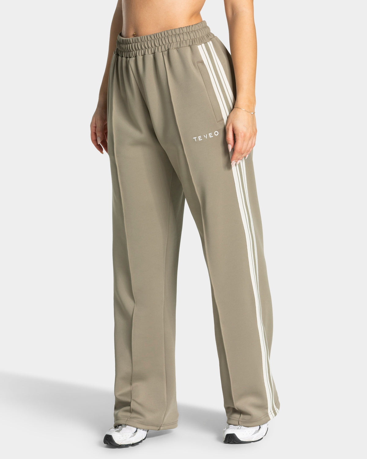 Club Straight Leg Joggers ‘Khaki’