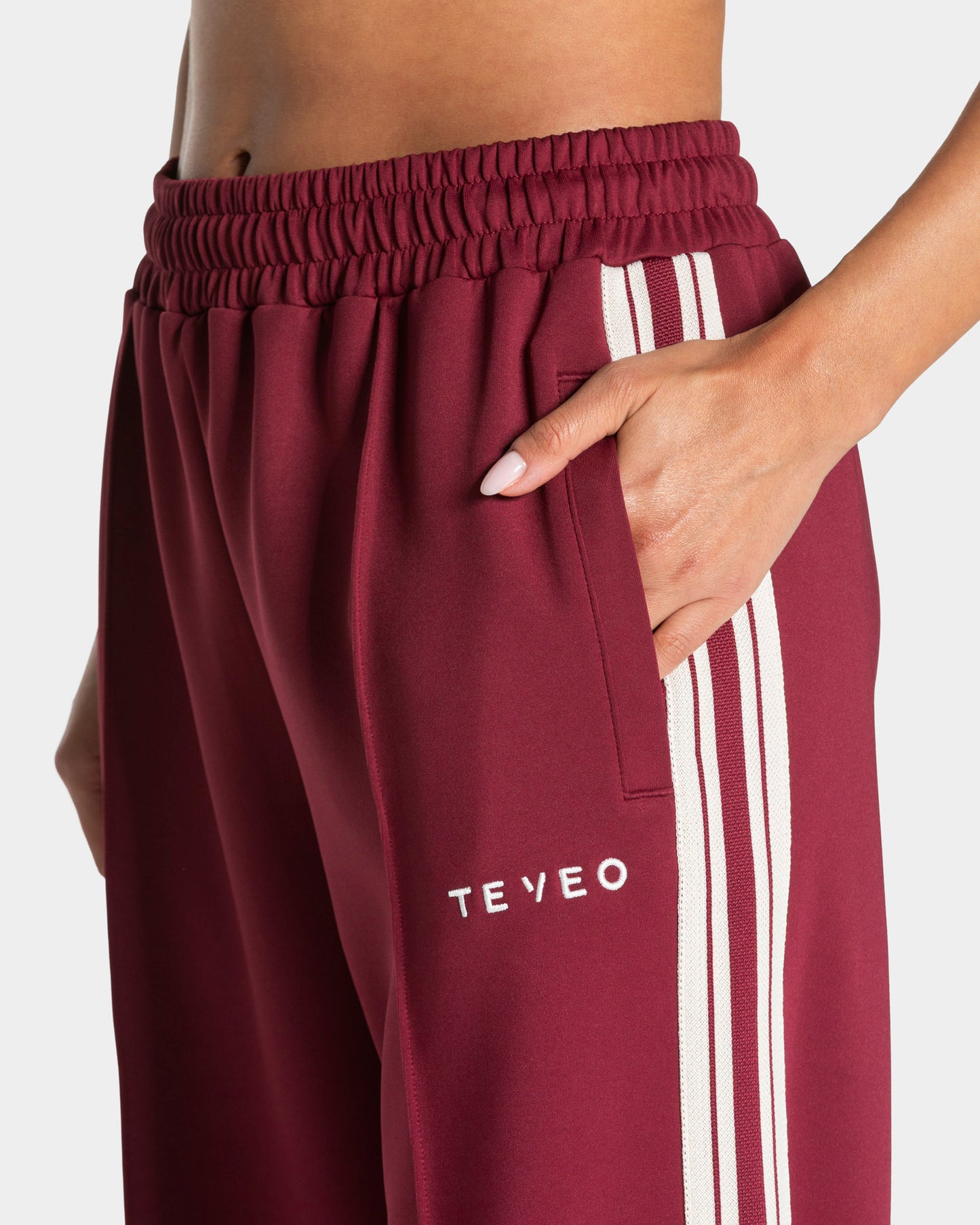 Club Straight Leg Joggers ‘Burgundy’