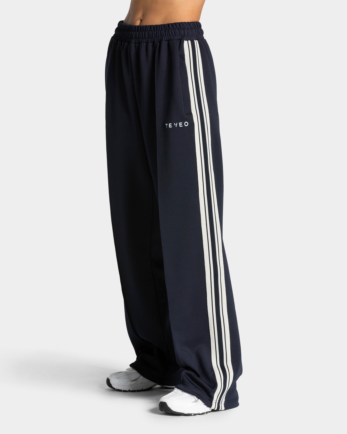 Club Straight Leg Joggers ‘Midnight’