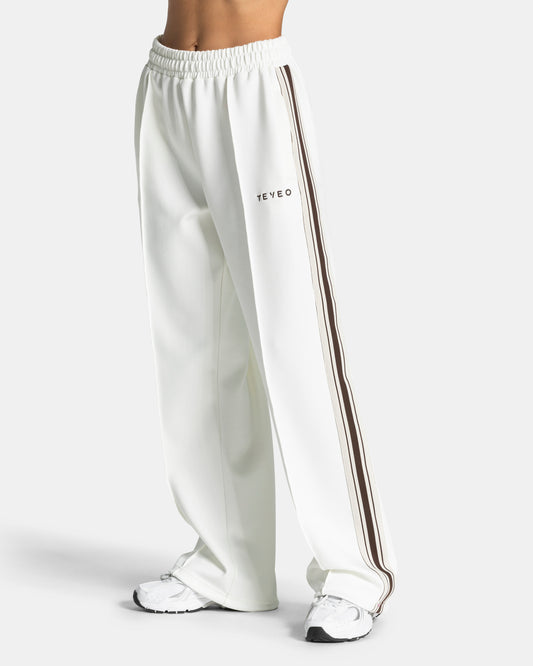 Club Straight Leg Jogger "Off White"