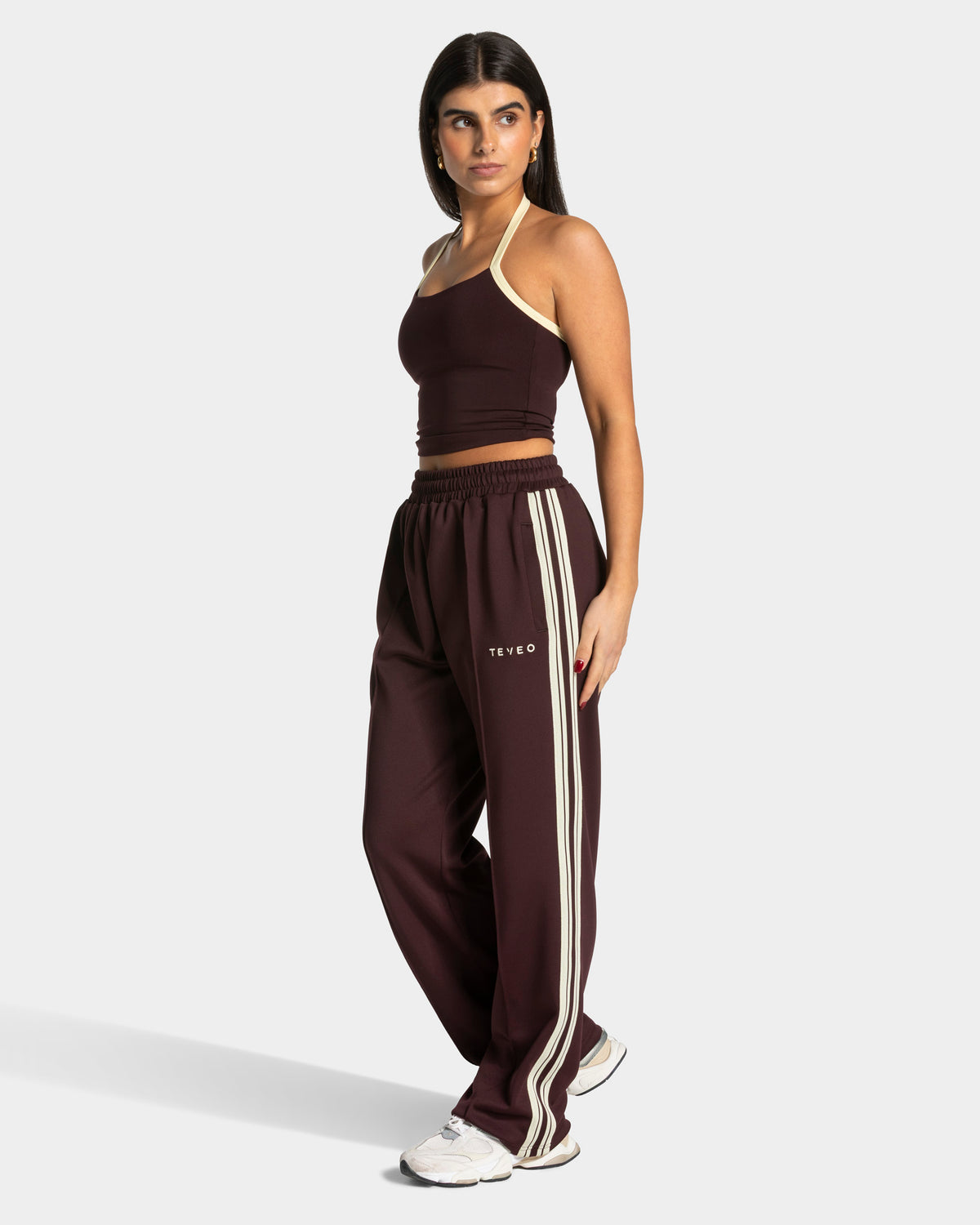 Club Straight Leg Joggers ‘Merlot’