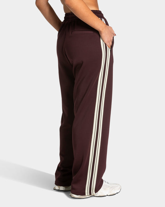 Club Straight Leg Jogger "Merlot"