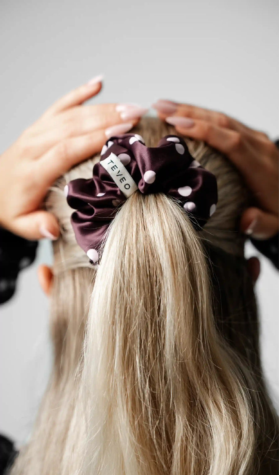 Contrastline Scrunchies