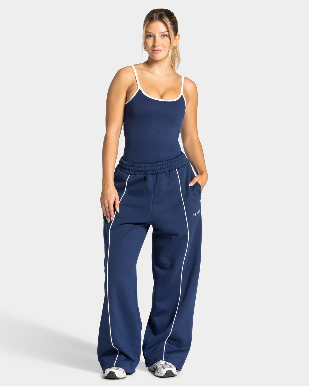 Contrastline Cami Top ‘Dark Blue’