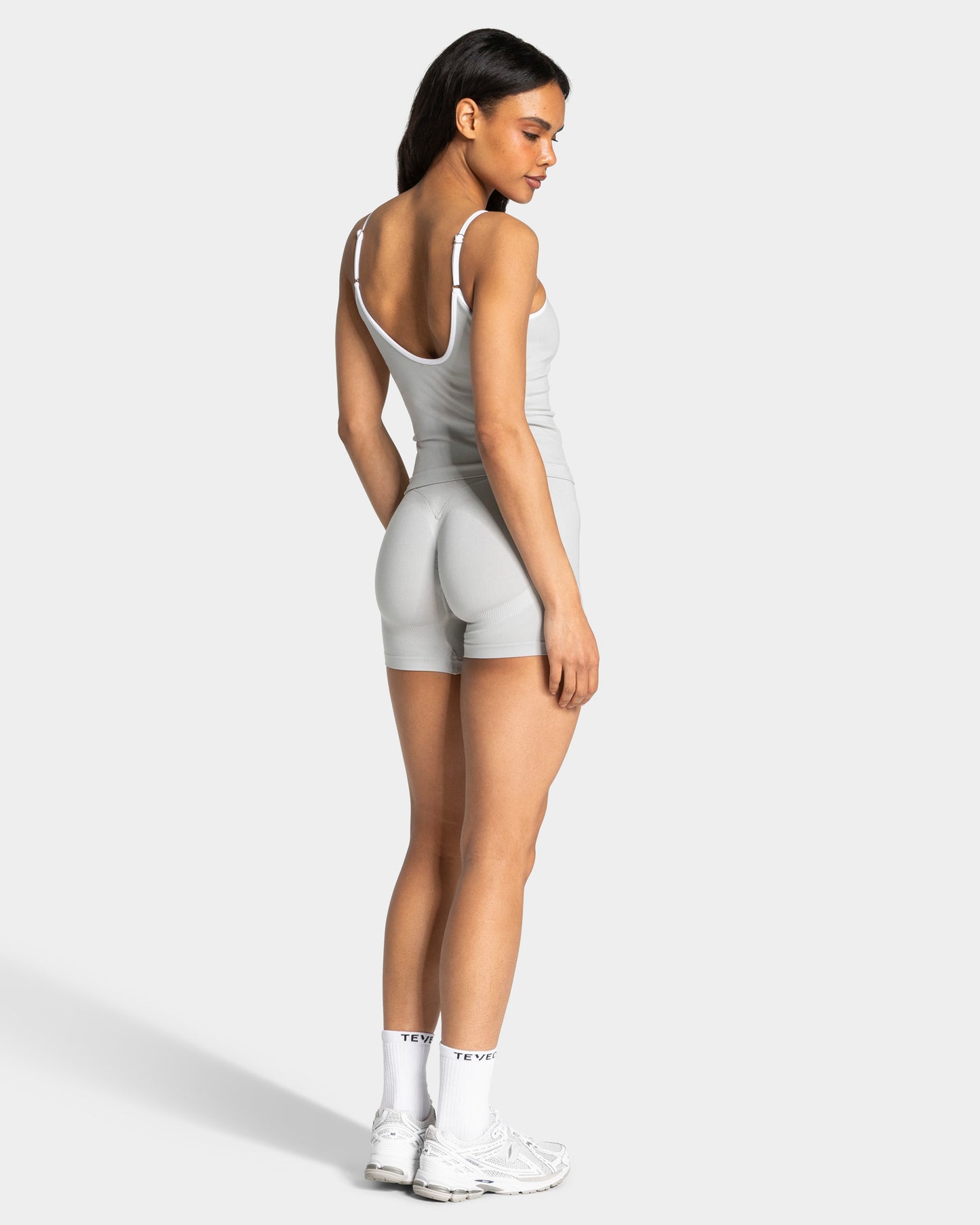 Contrastline Sculpt Scrunch Shorts ‘Moon’