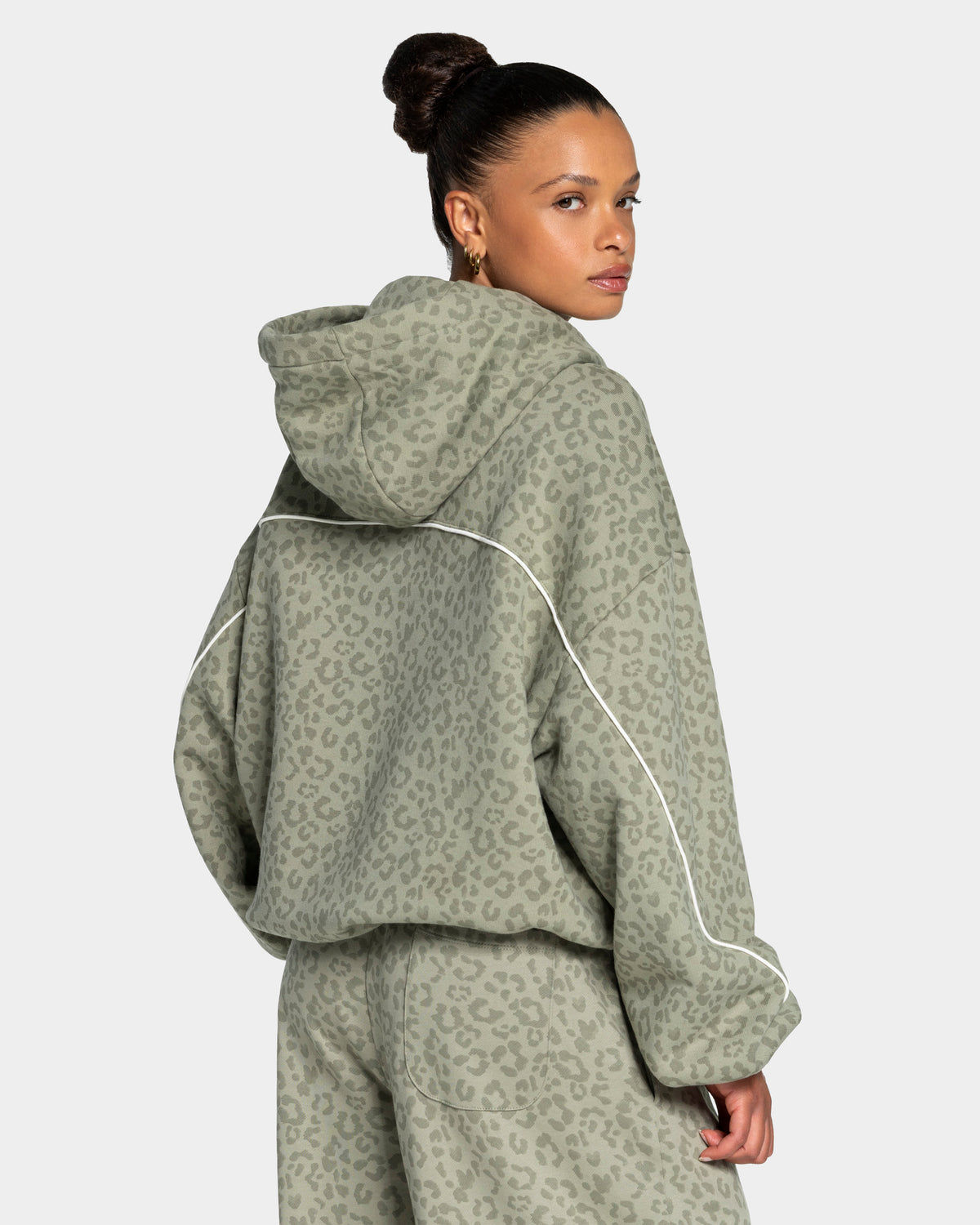 Contrastline Hooded Sweater ‘Khaki Leopard’