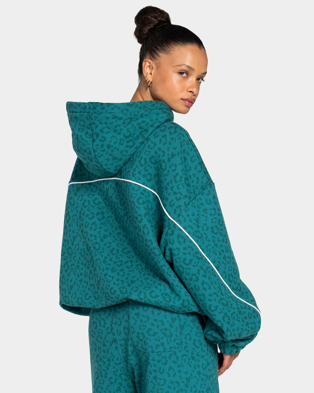 Contrastline Hooded Sweater ‘Petrol Leopard’