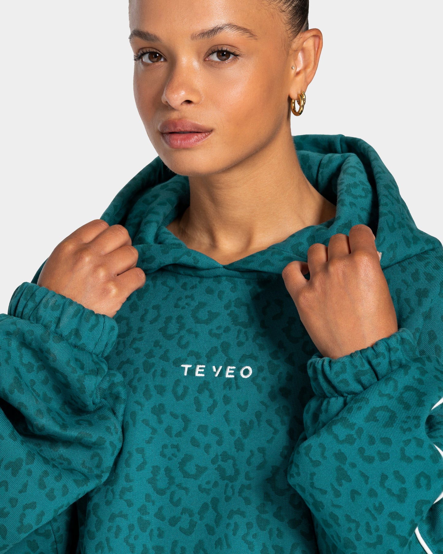 Sudadera con capucha Contrastline «leopardo petróleo»