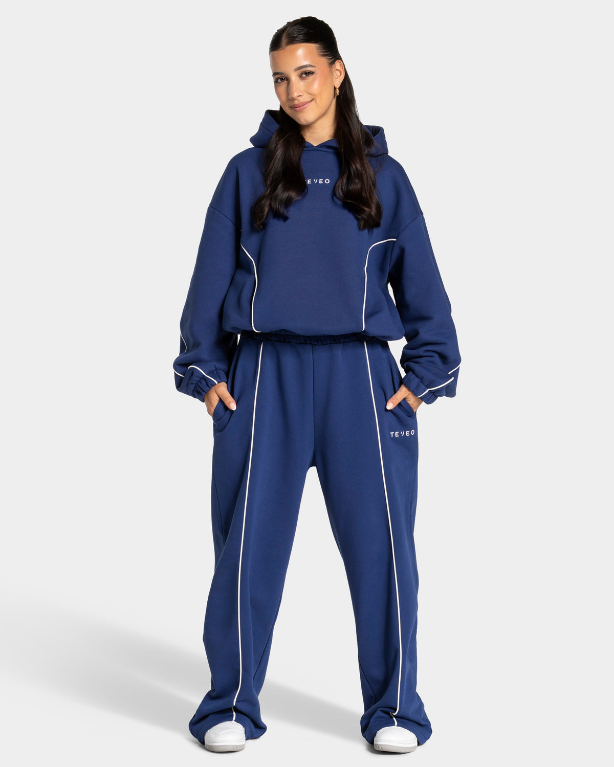 Contrastline Hooded Sweater ‘Indigo’