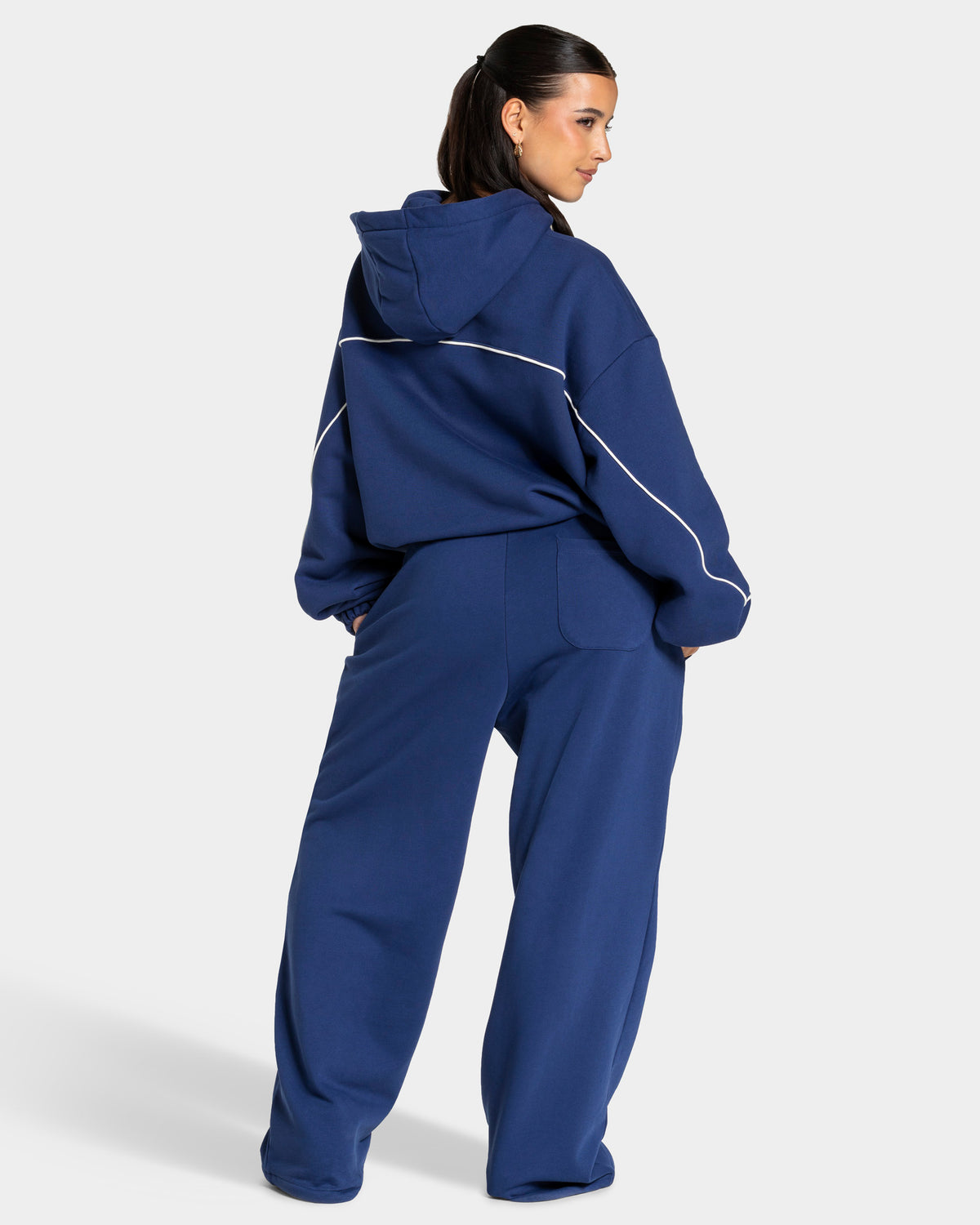 Contrastline Hooded Sweater ‘Indigo’