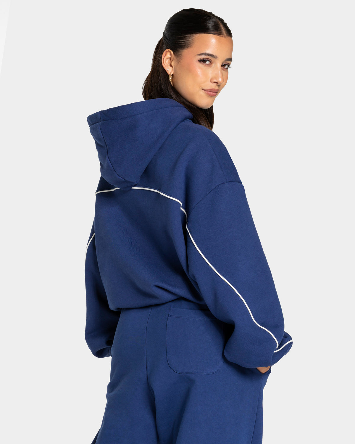 Contrastline Hooded Sweater ‘Indigo’