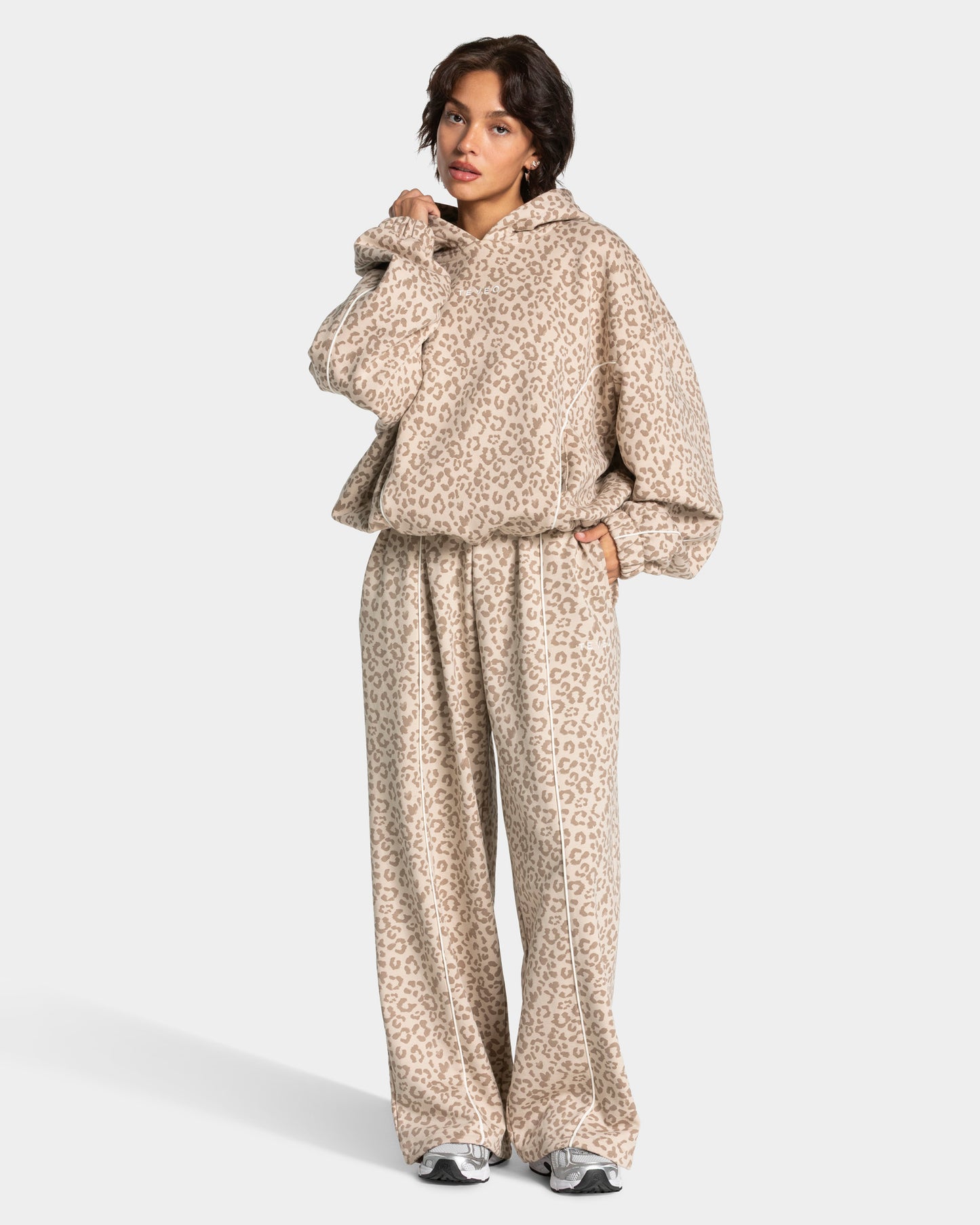 Contrastline Hooded Sweater ‘Cream Leopard Print’