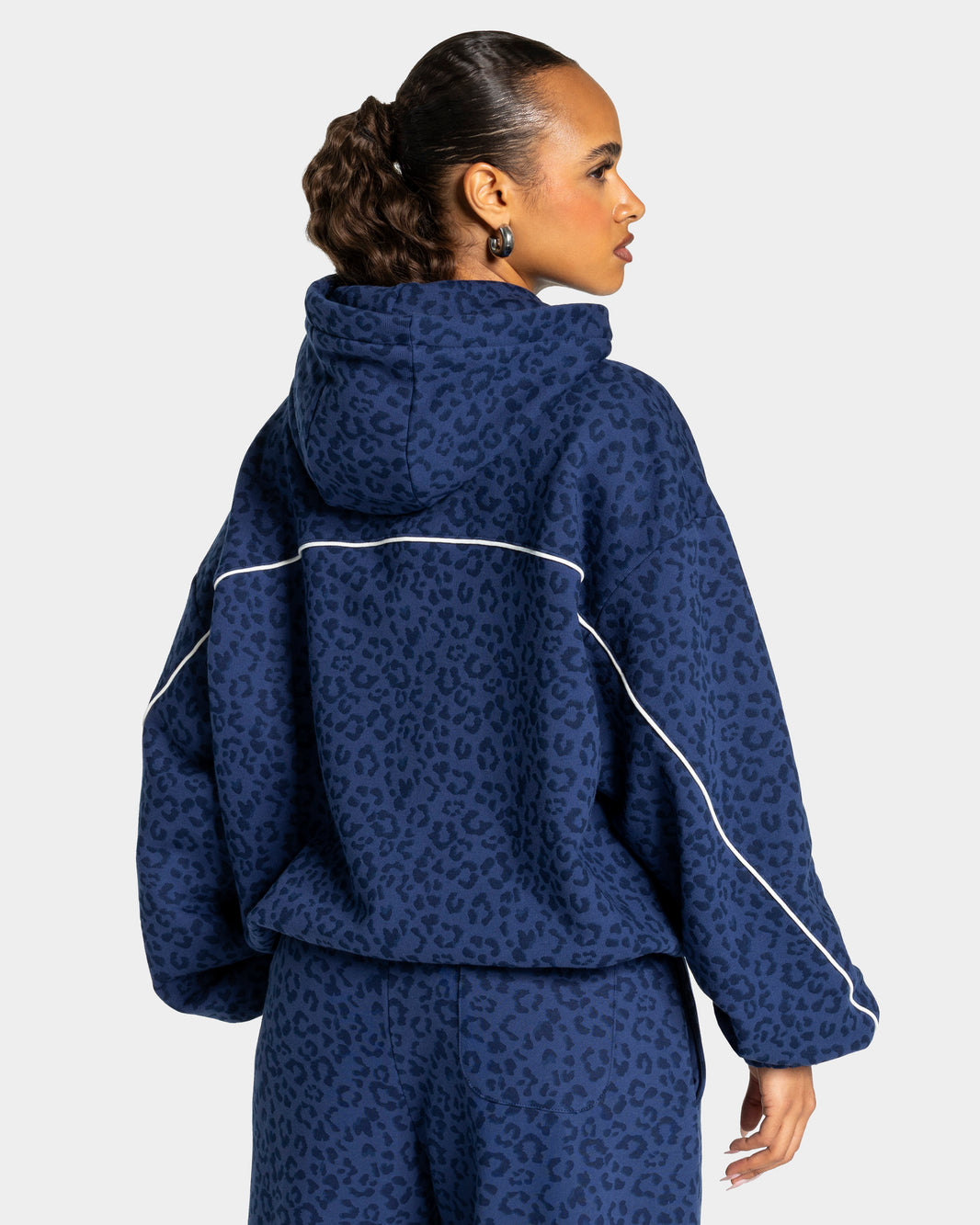 Contrastline Hooded Sweater ‘Dark Blue Leopard’