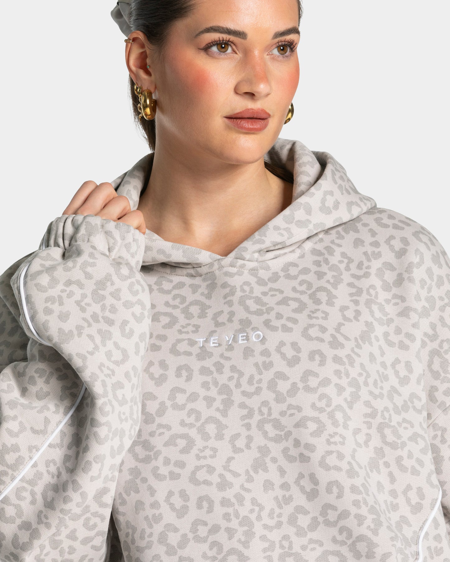 Contrastline Hooded Sweater ‘Light Grey Leopard Print’