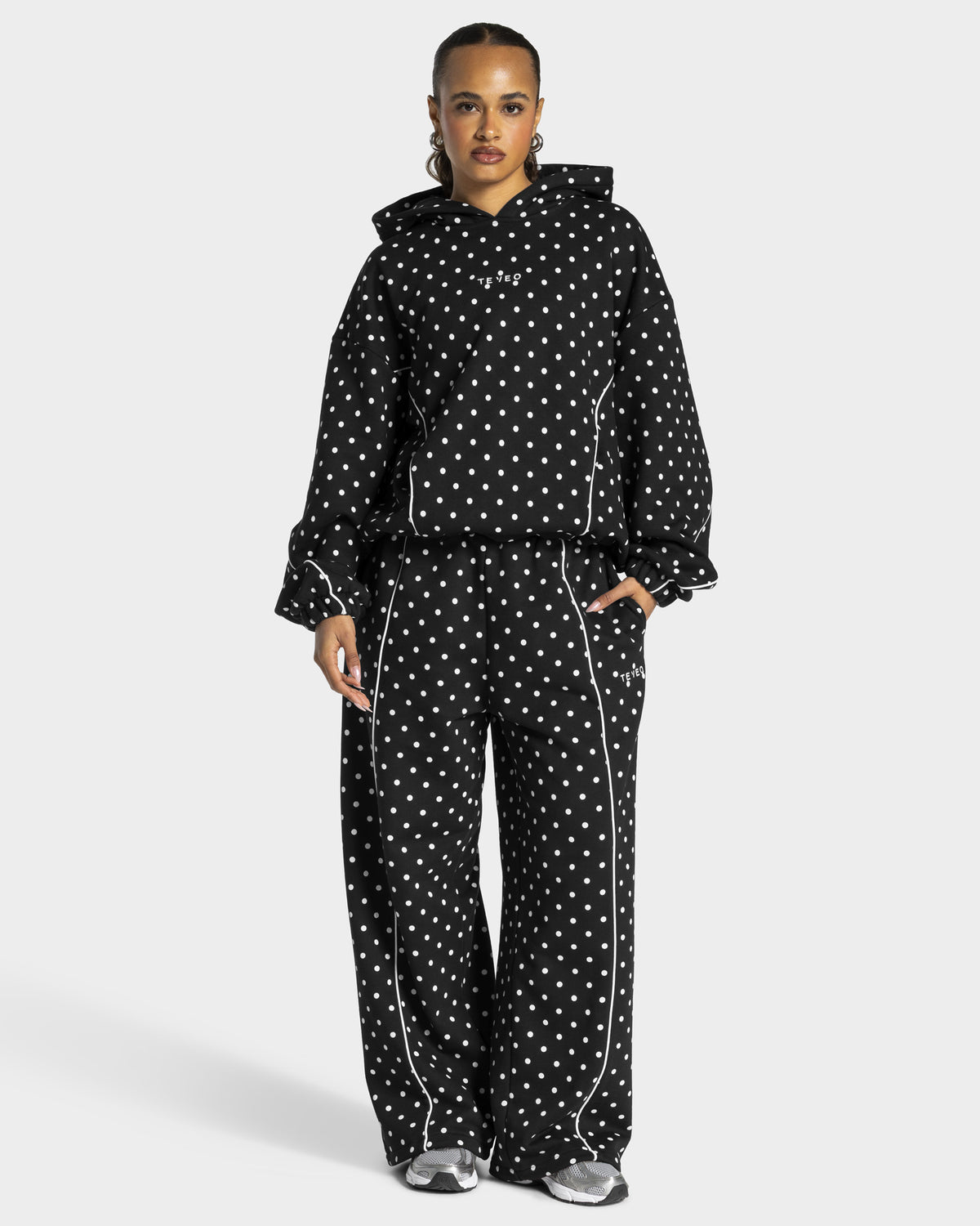 Contrastline Hooded Sweater ‘Black Polka Dot’