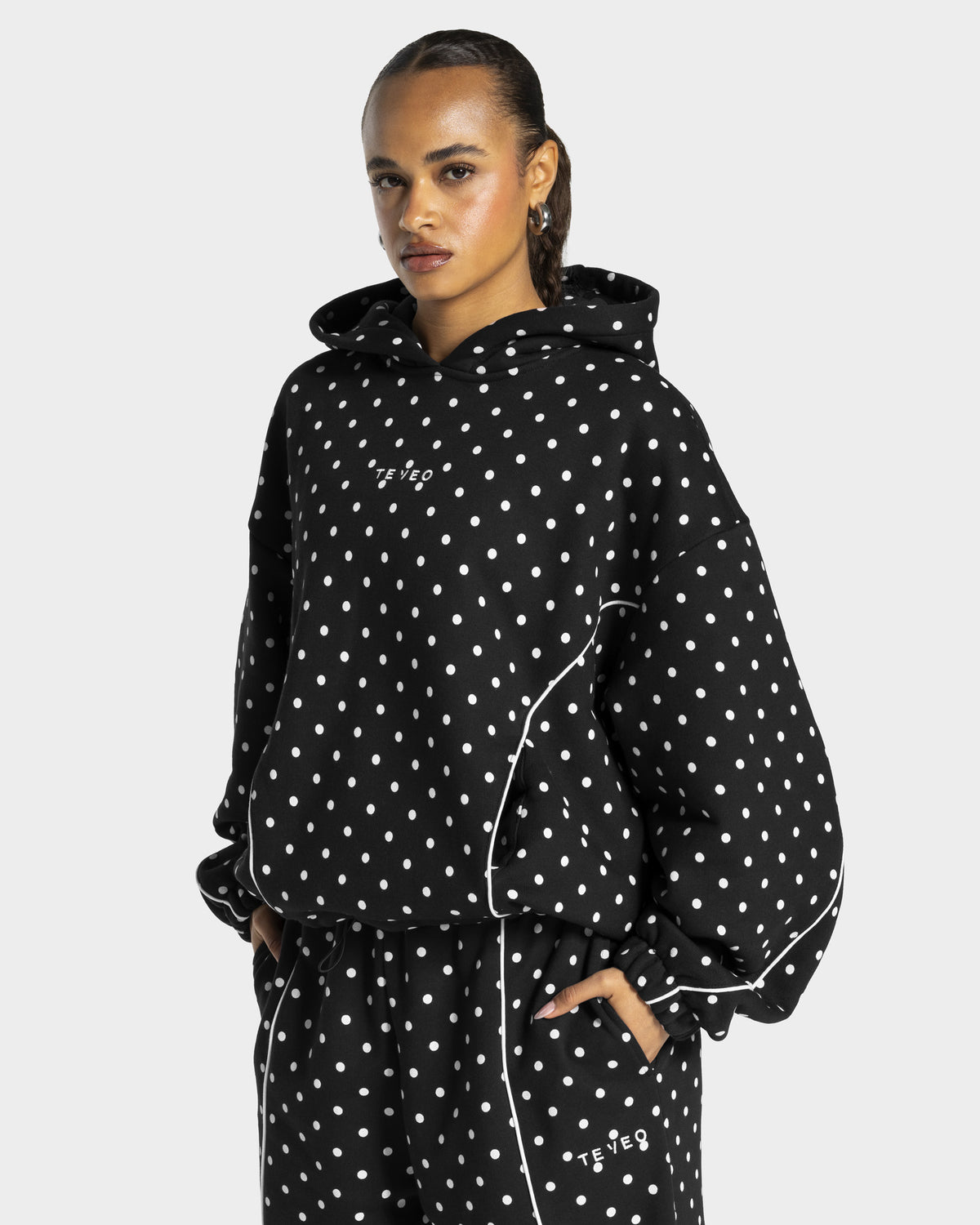 Contrastline Hooded Sweater ‘Black Polka Dot’