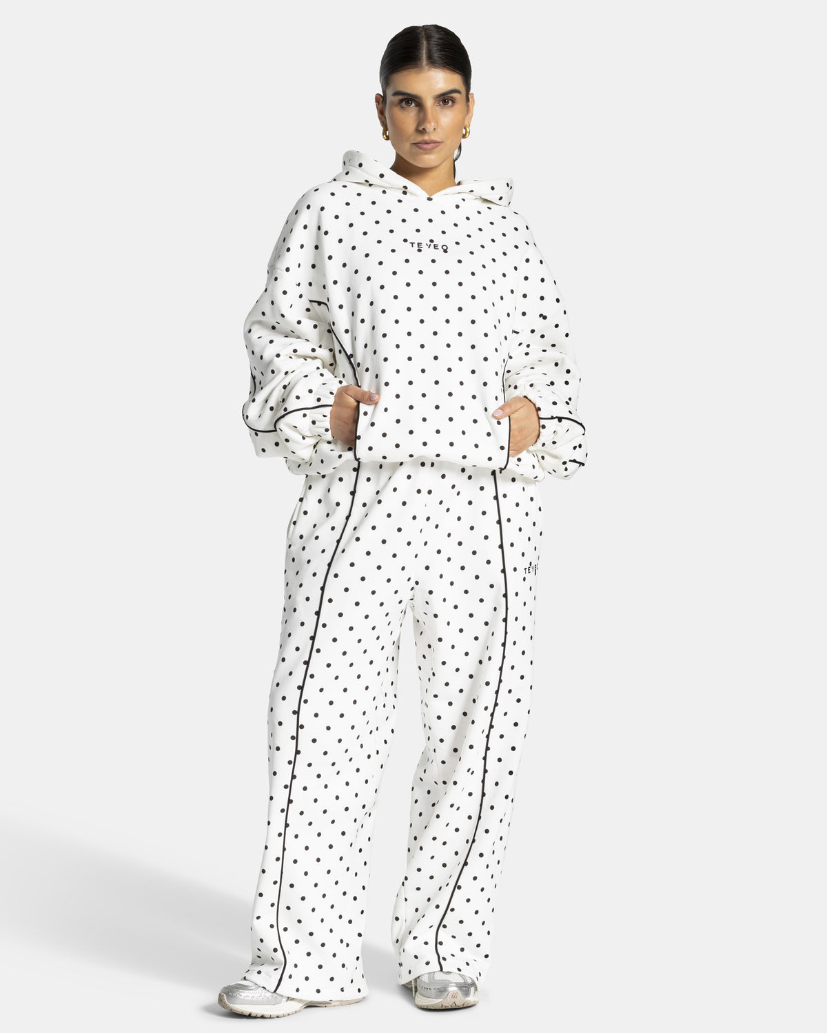 Contrastline Hooded Sweater ‘White Polka Dot’