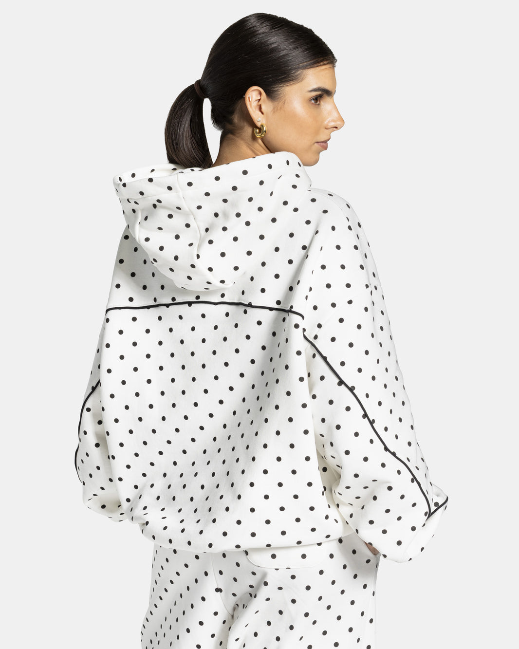 Contrastline Hooded Sweater ‘White Polka Dot’