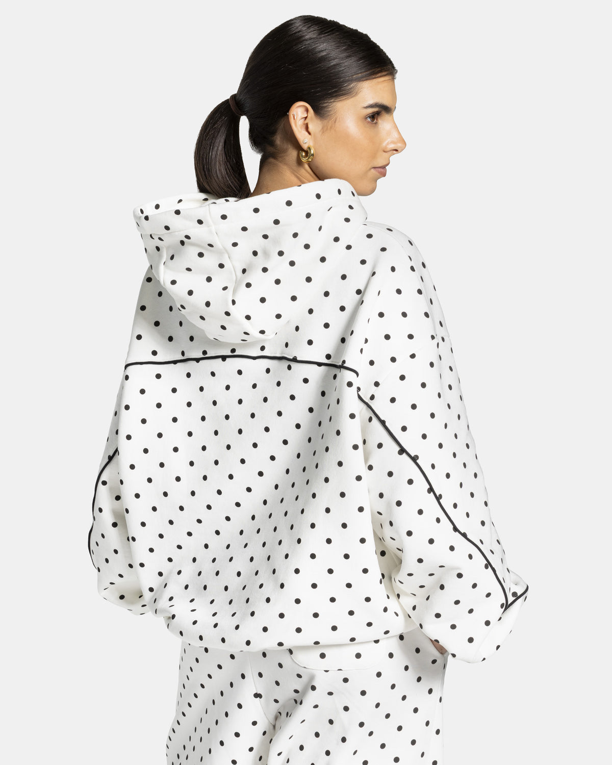 Contrastline Hooded Sweater ‘White Polka Dot’