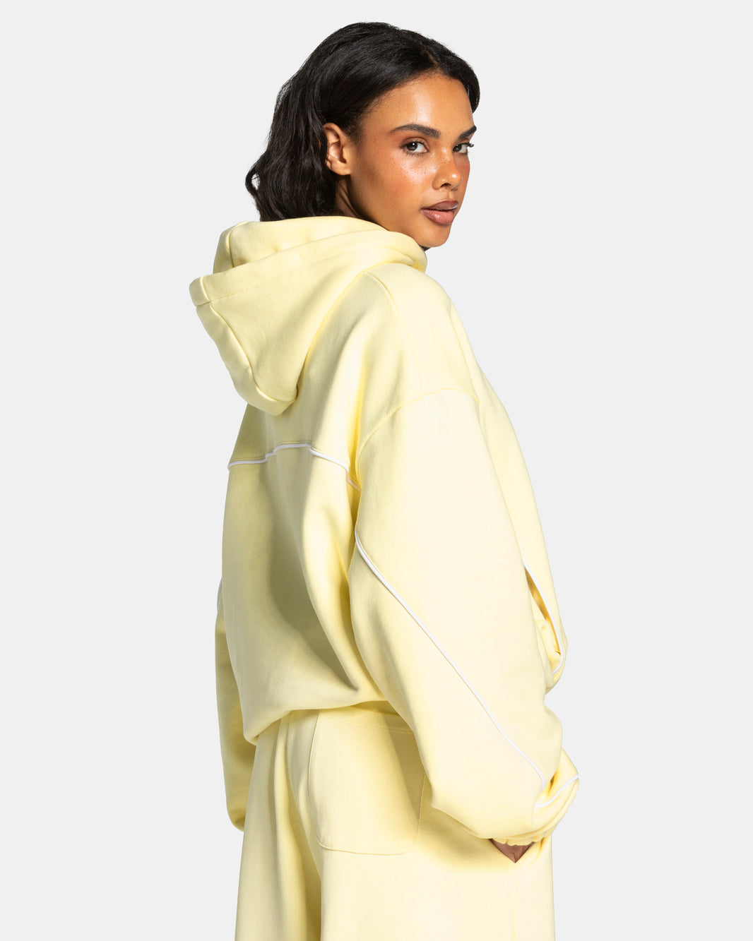 Contrastline Hooded Sweater ‘Butter Yellow’