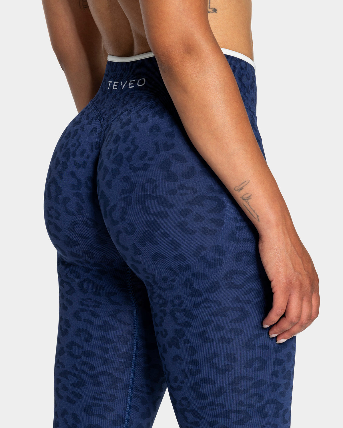 Contrastline Leggings ‘Dark Blue Leopard’