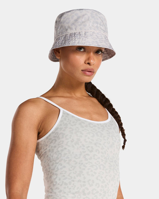 Contrastline Bucket Hat ‘Light Grey Leopard Print’