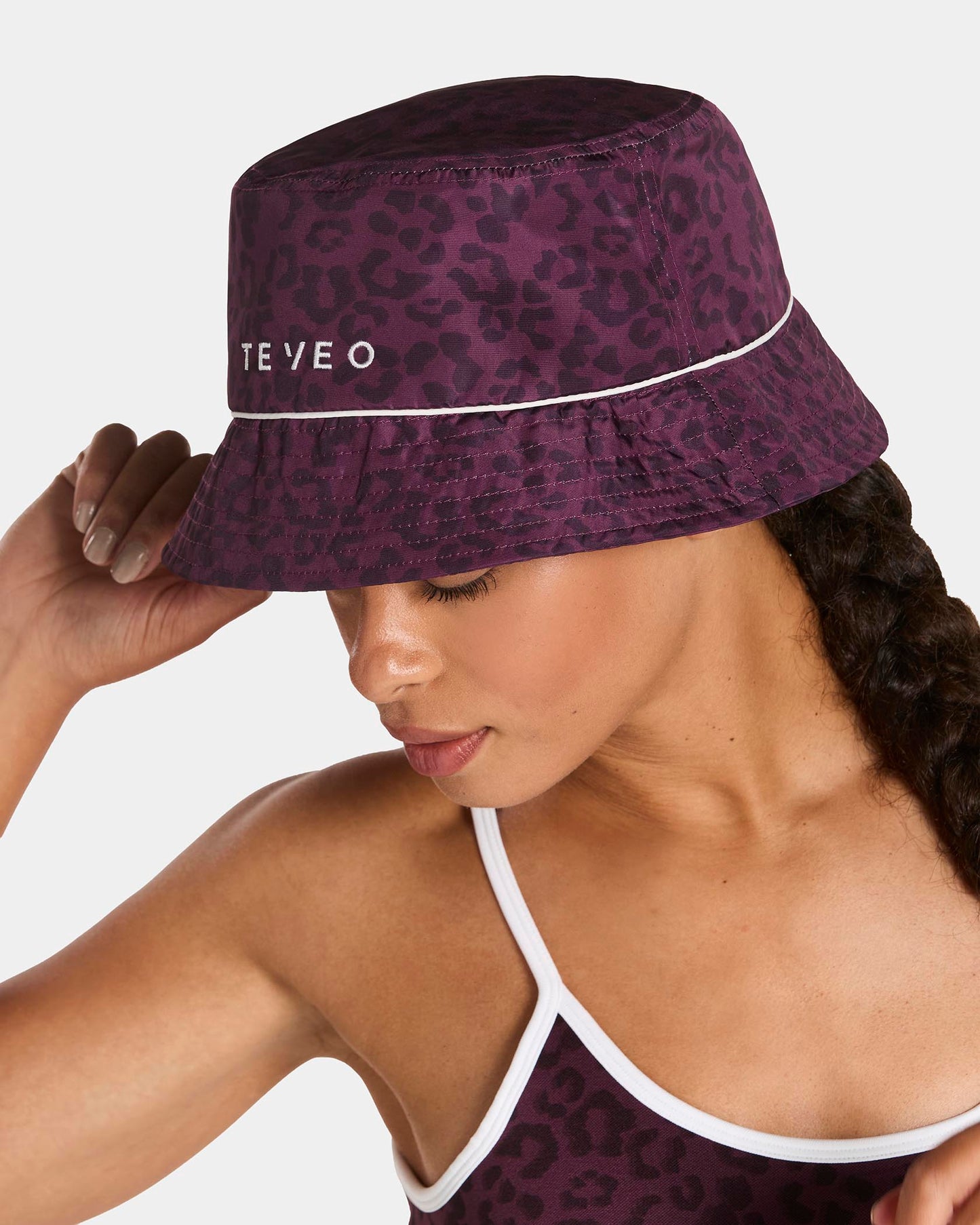 Contrastline Bucket Hat ‘Merlot Leopard’
