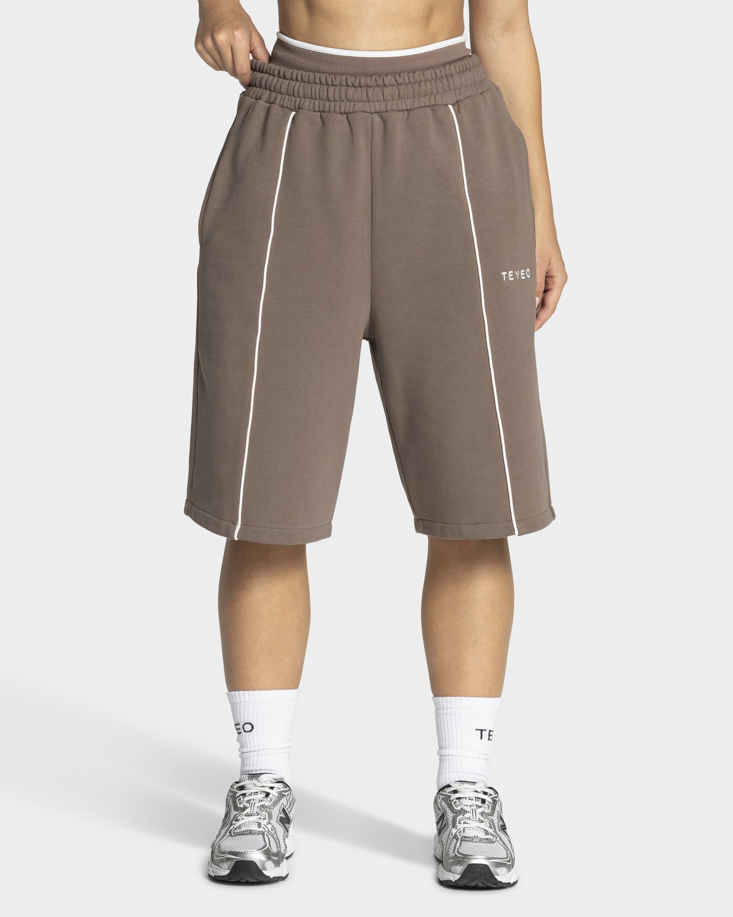 Contrastline Oversized Jorts ‘Mocha’