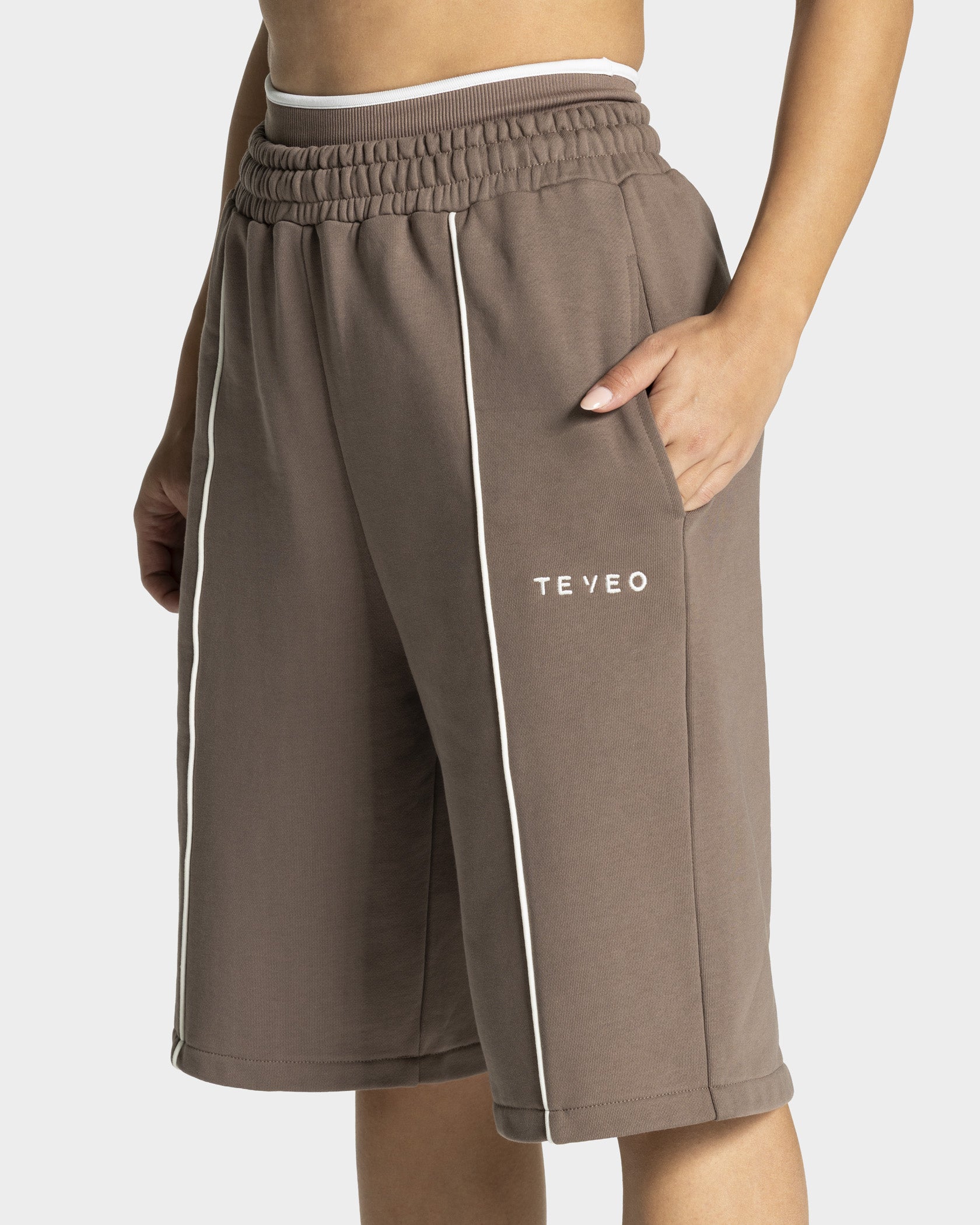 Contrastline Oversized Jorts 'Mocha'