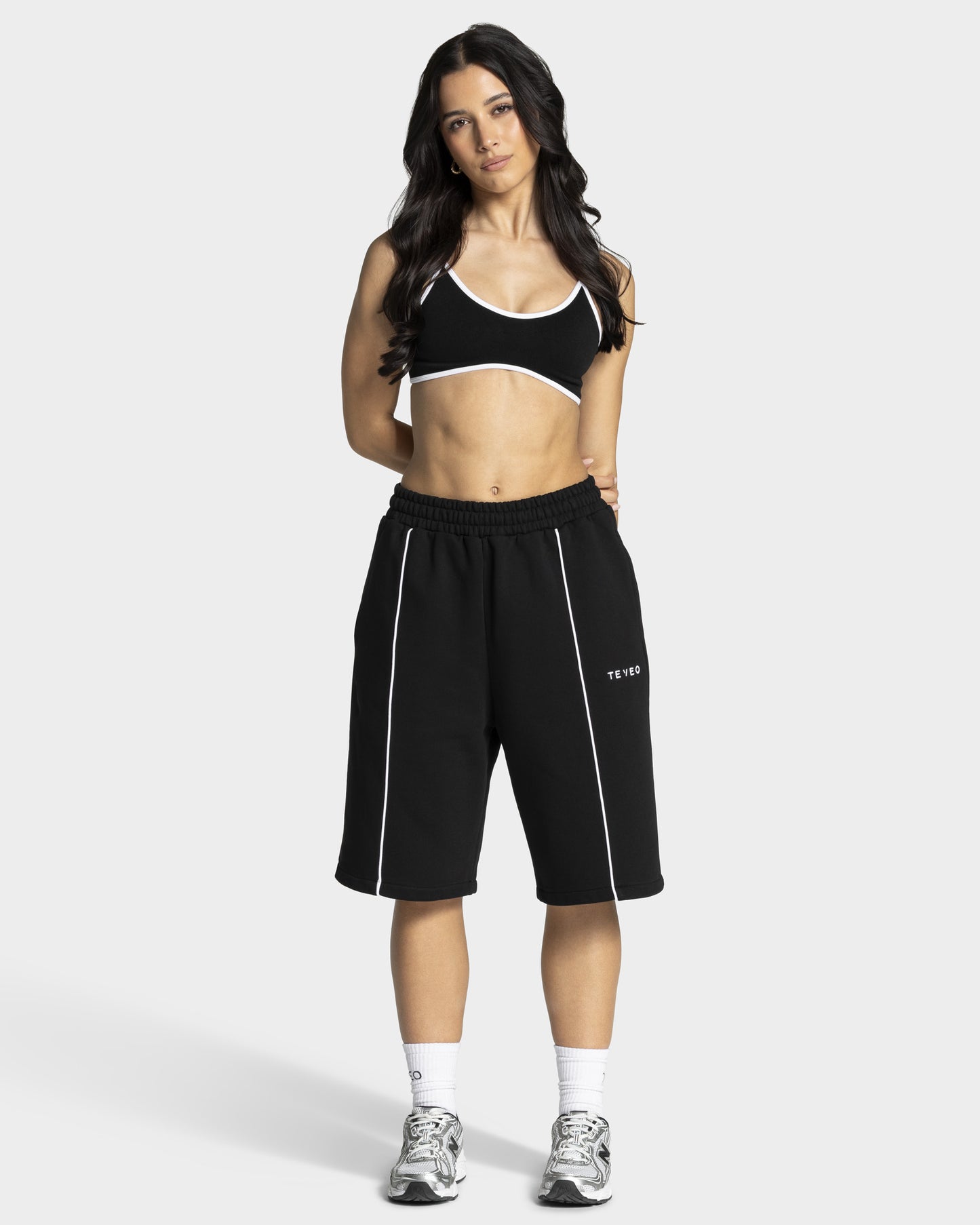 Contrastline Oversized Jorts ‘Black’